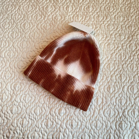 Forever 21 brand new beenie - Picture 2 of 2